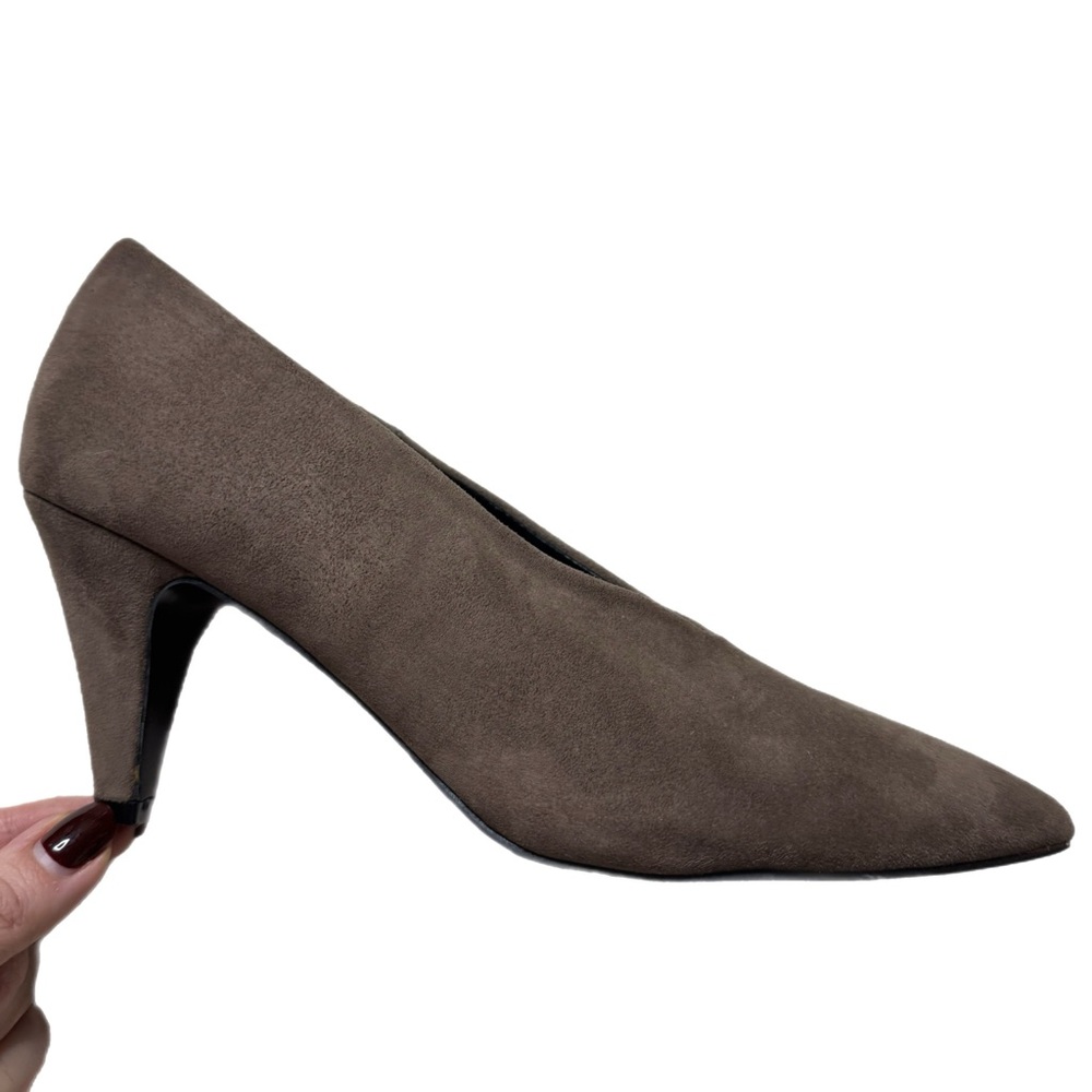 NWOT Olivia Miller Faux Suede Brown Taupe Penny Pumps Shoes 9